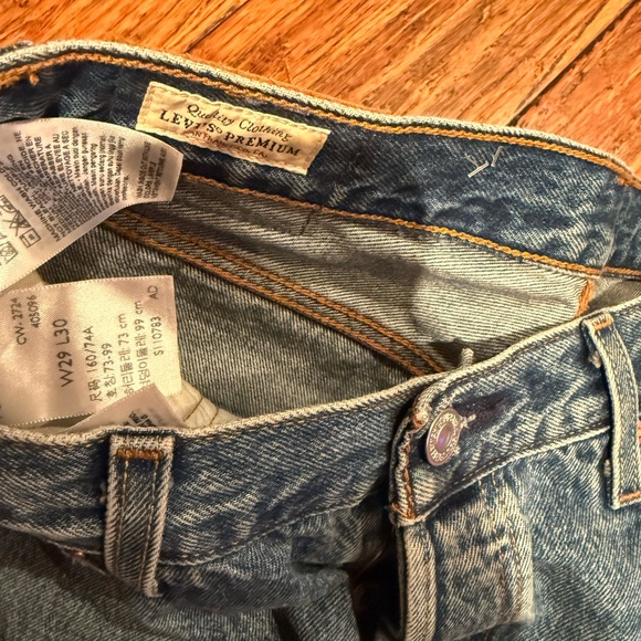 Levi's Premium Denim Jeans - Picture 4 of 4